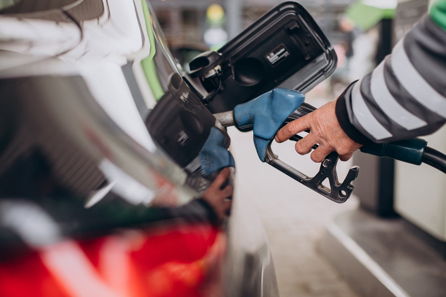 Fuel nozzle at station
